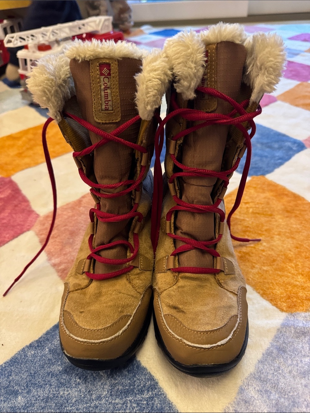 Columbia Tan Winter Boots with Red Laces and Faux Fur Collar